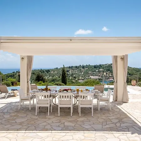 Andromeda Villa Tranakatika
