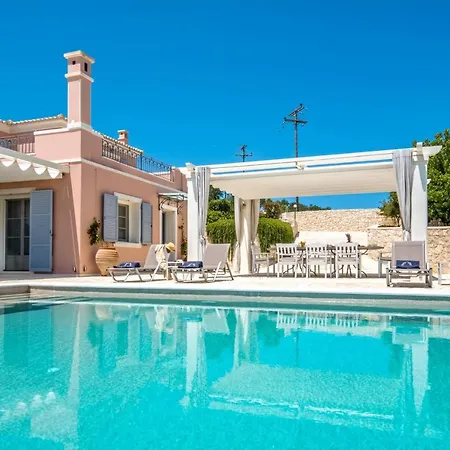 Andromeda Villa Tranakatika