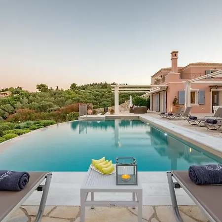 Andromeda Villa Tranakatika