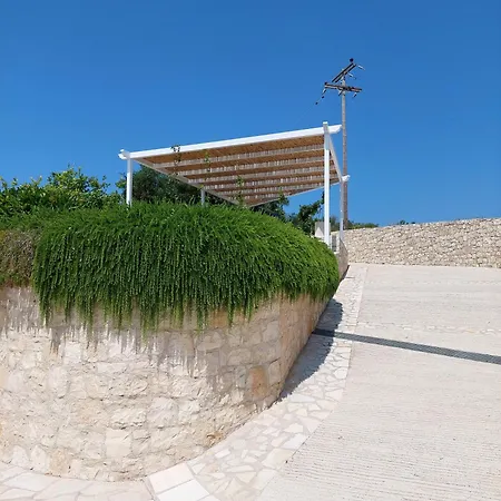 Andromeda Villa Tranakatika